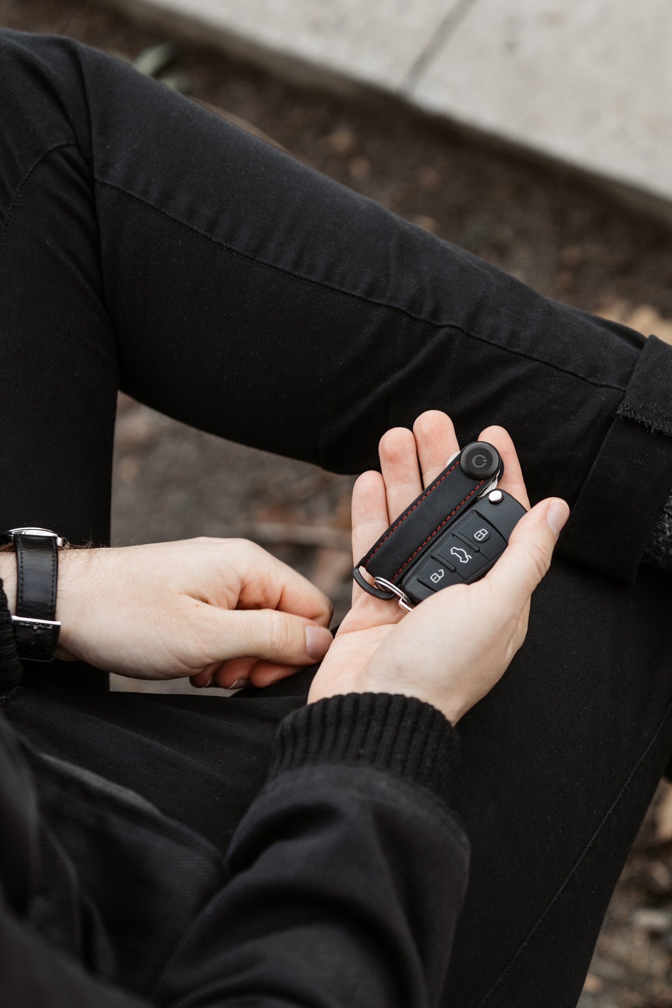 Crazy Horse Leather Key Organiser, Obsidian Black/Red | Orbitkey - Wake Concept Store