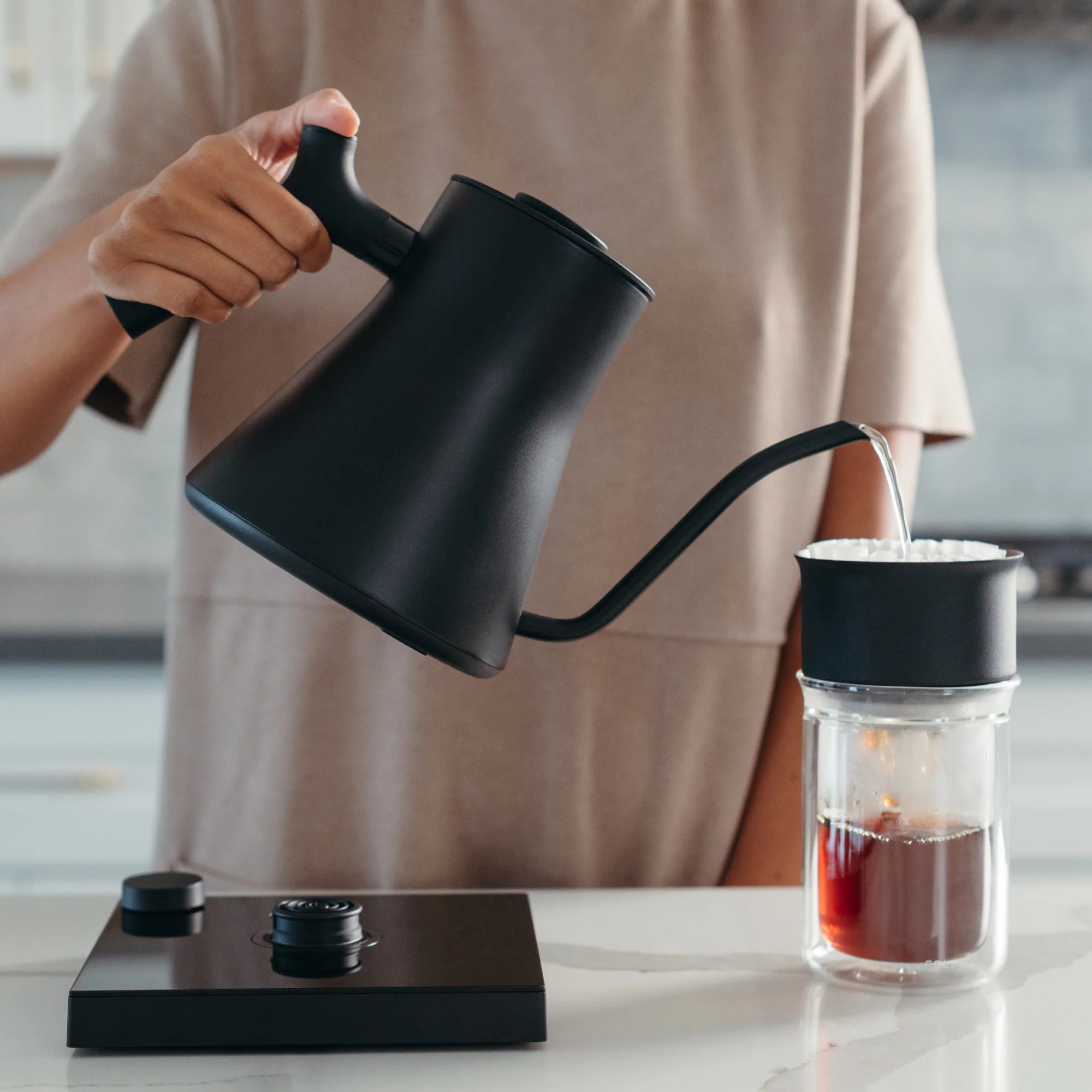 Stagg EKG Pro Electric Kettle 0.9 L, Matte Black