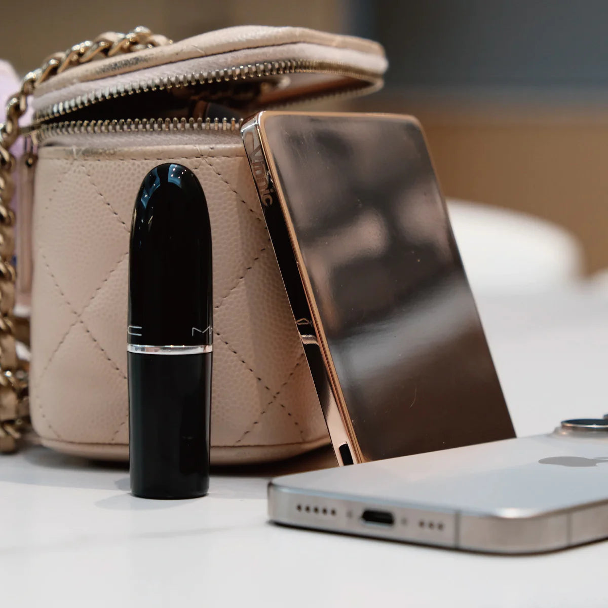 Cardinal Peak Magnetic Wireless Power Bank 2,000mAh | Vinnic Power - Wake Concept Store