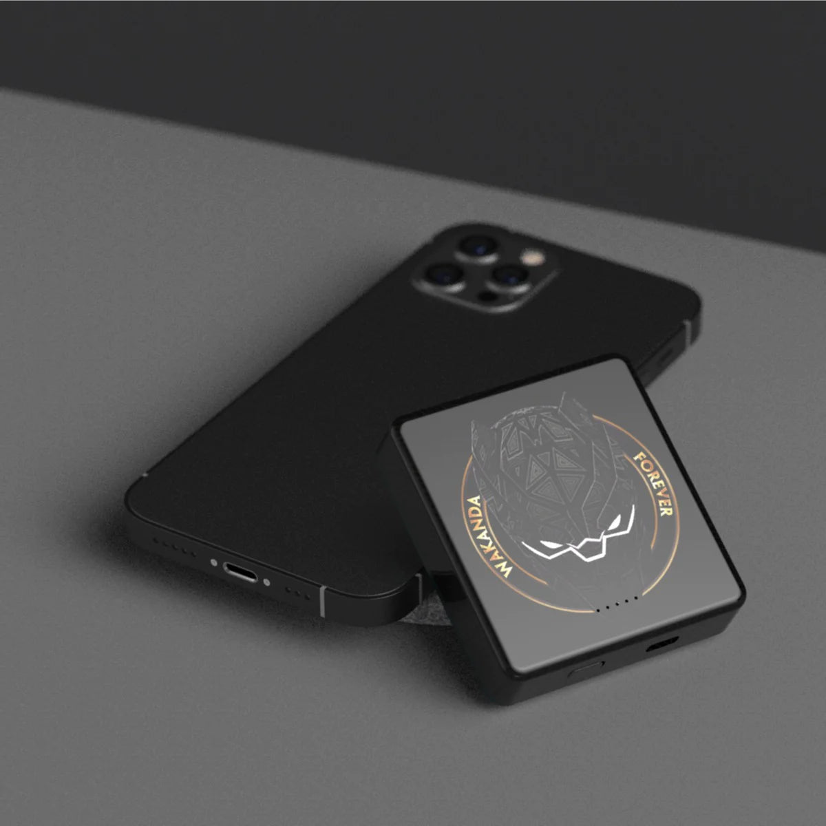Vinnic Magnetic Wireless Powerbank, Black Panther | Vinnic Power - Wake Concept Store