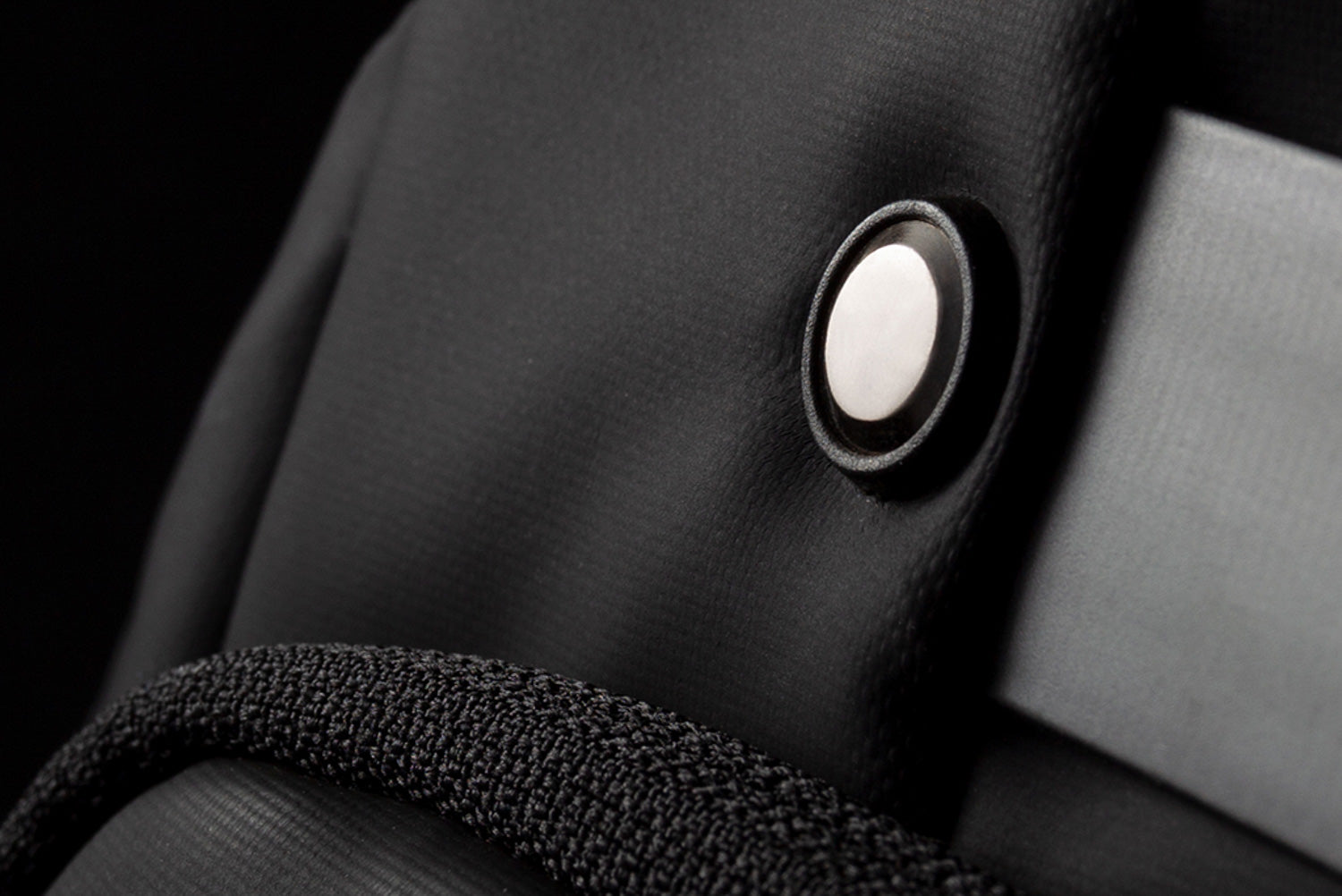 NIID X Urbanature R1 Radiant Urban Sling | NIID - Wake Concept Store