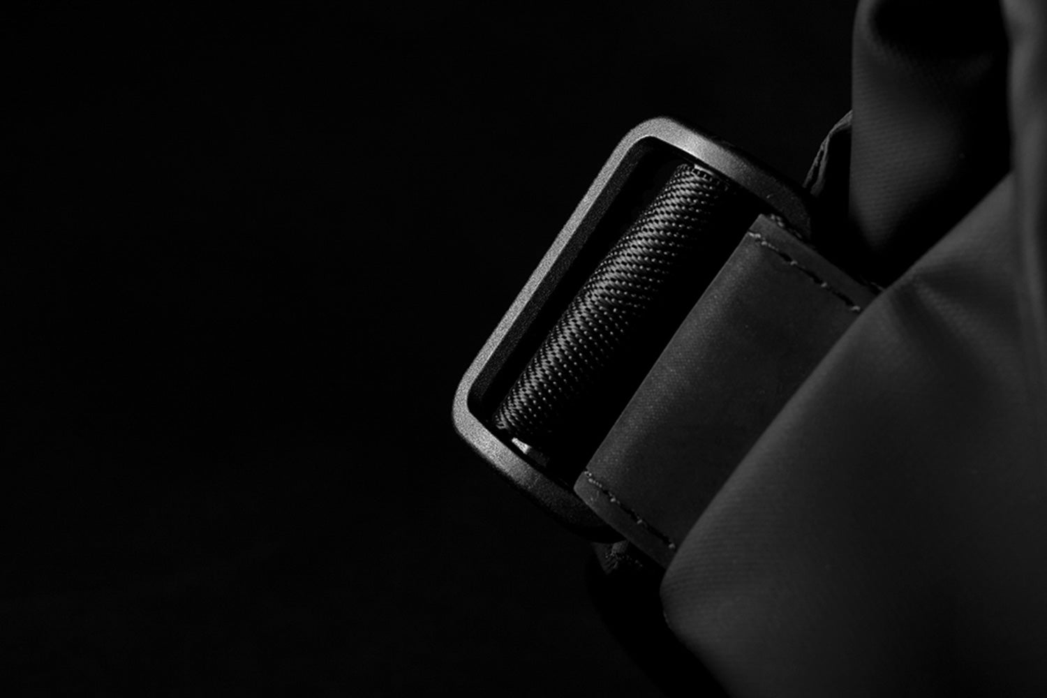 NIID X Urbanature R1 Radiant Urban Sling | NIID - Wake Concept Store