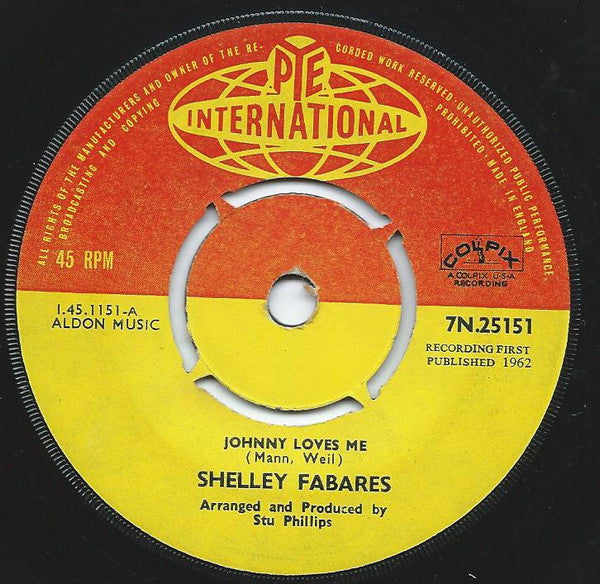 Shelley Fabares : Johnny Loves Me (7", Single)