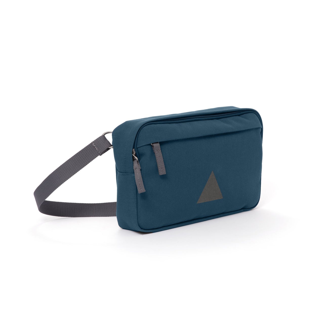Arc Utility Crossbody Pack 4L | Utility Archive - Wake Concept Store