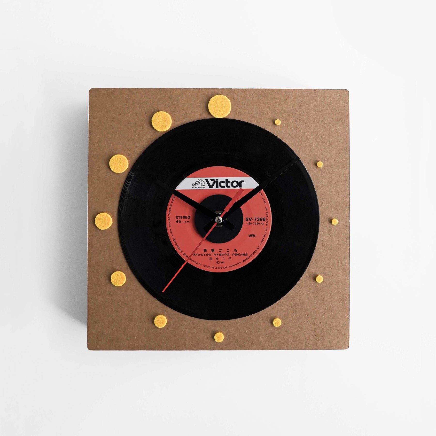 Vinyl Re'clock | 1001 - Wake Concept Store