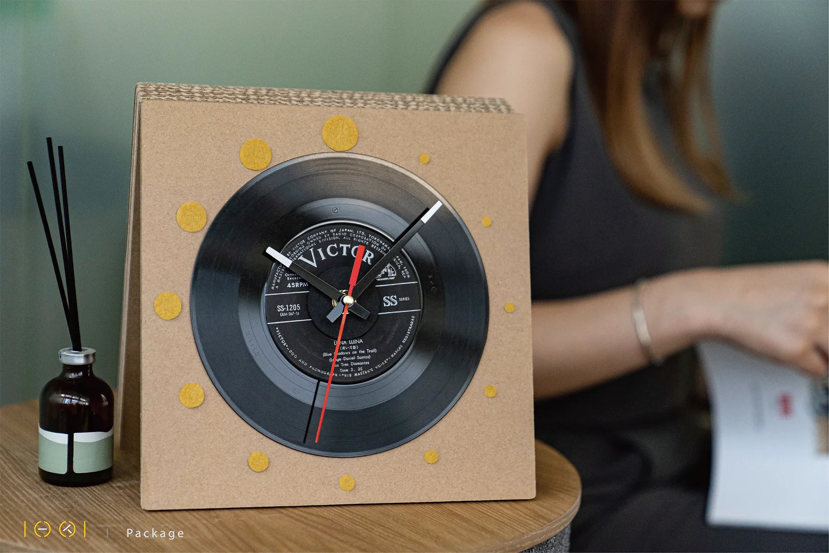 Vinyl Re'clock | 1001 - Wake Concept Store  