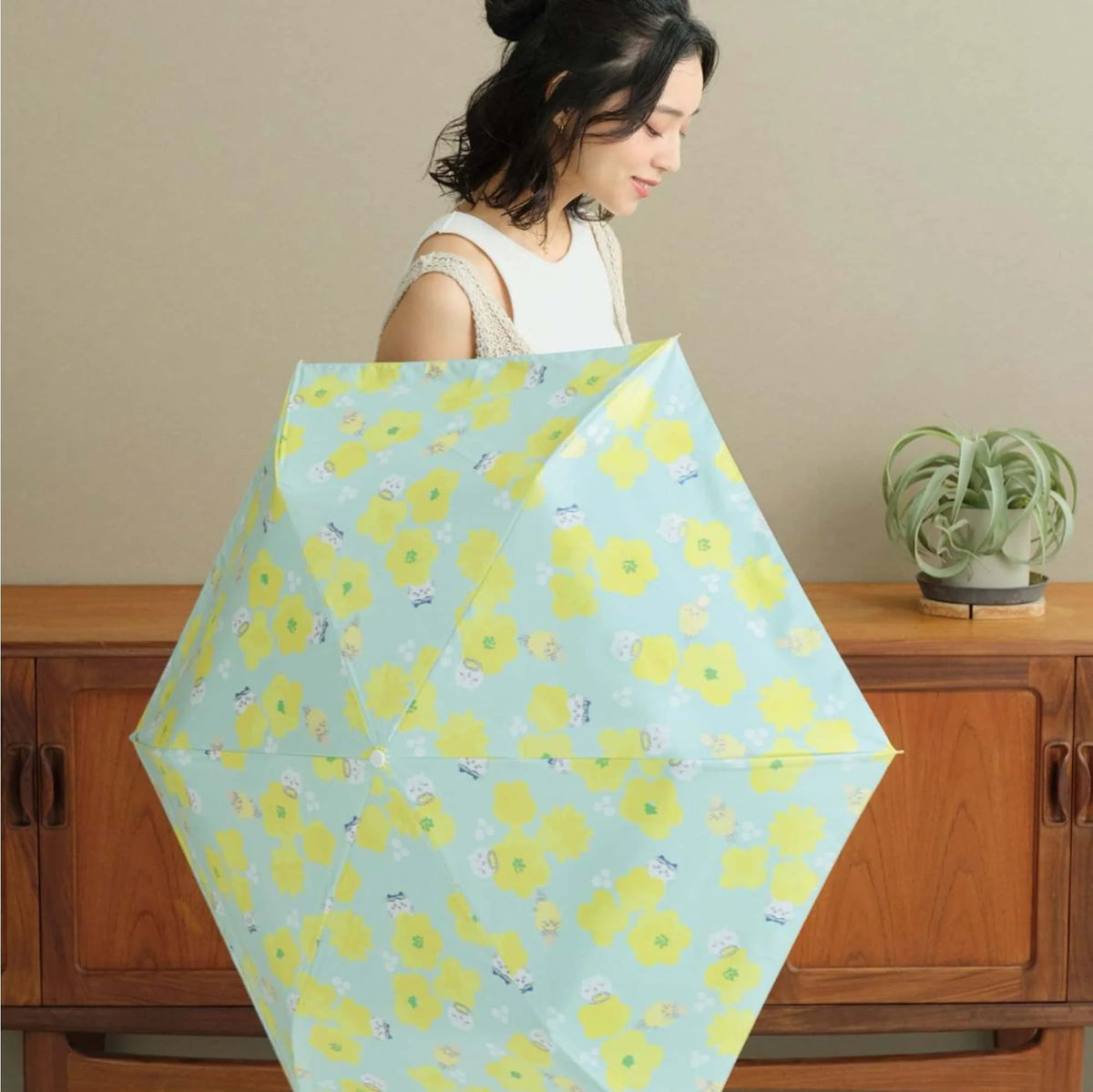 Chiikawa x Wpc. 100% UV Protection Parasol Umbrella, Flower Crown/Sleepy Yellow