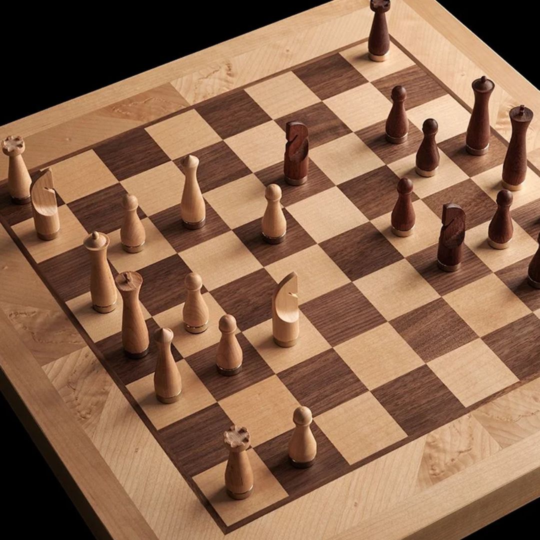 PHANTOM Wireless Classical Smart Chessboard, Dark Walnut