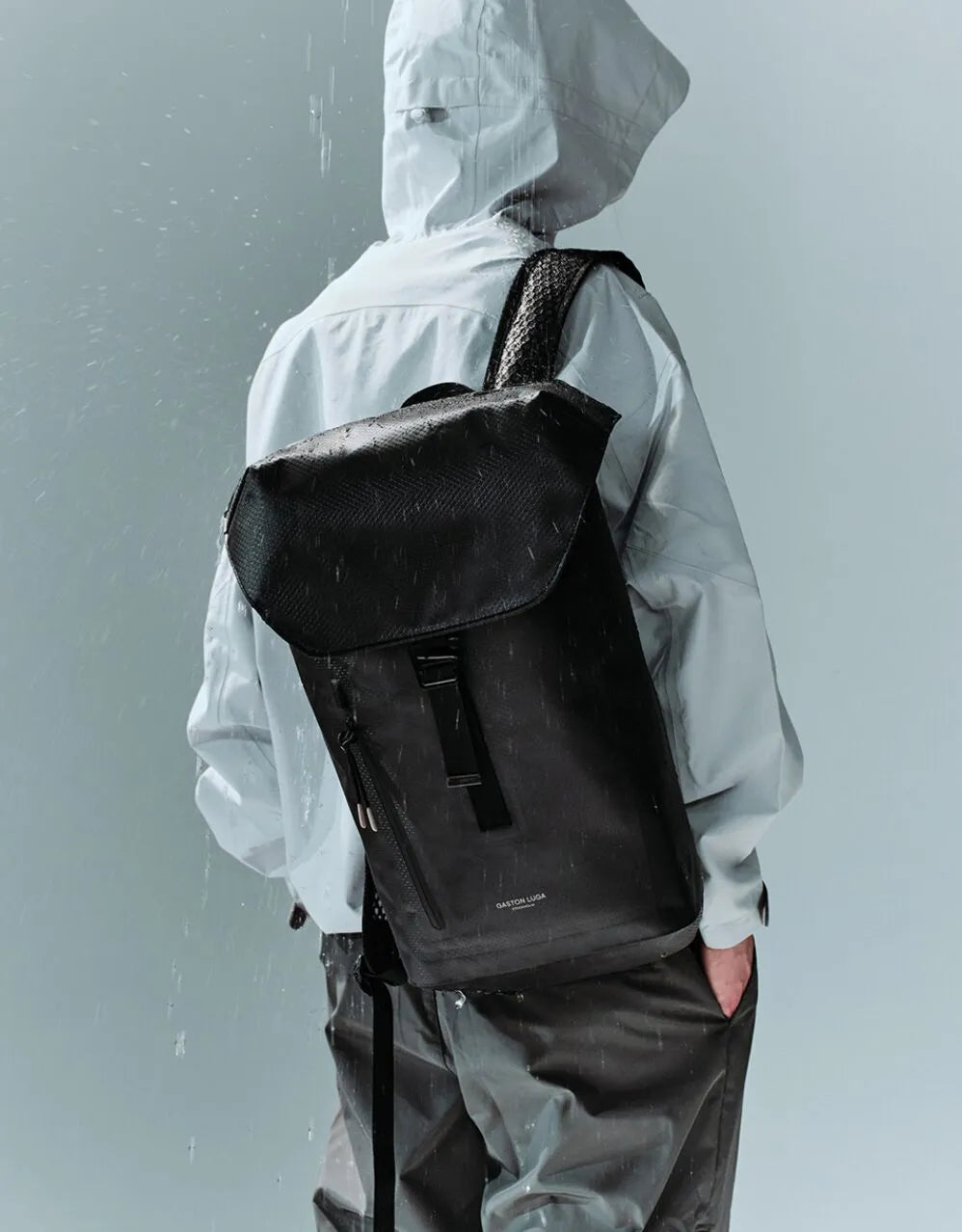Lightweight DuoSeal Flap Backpack 14", Black