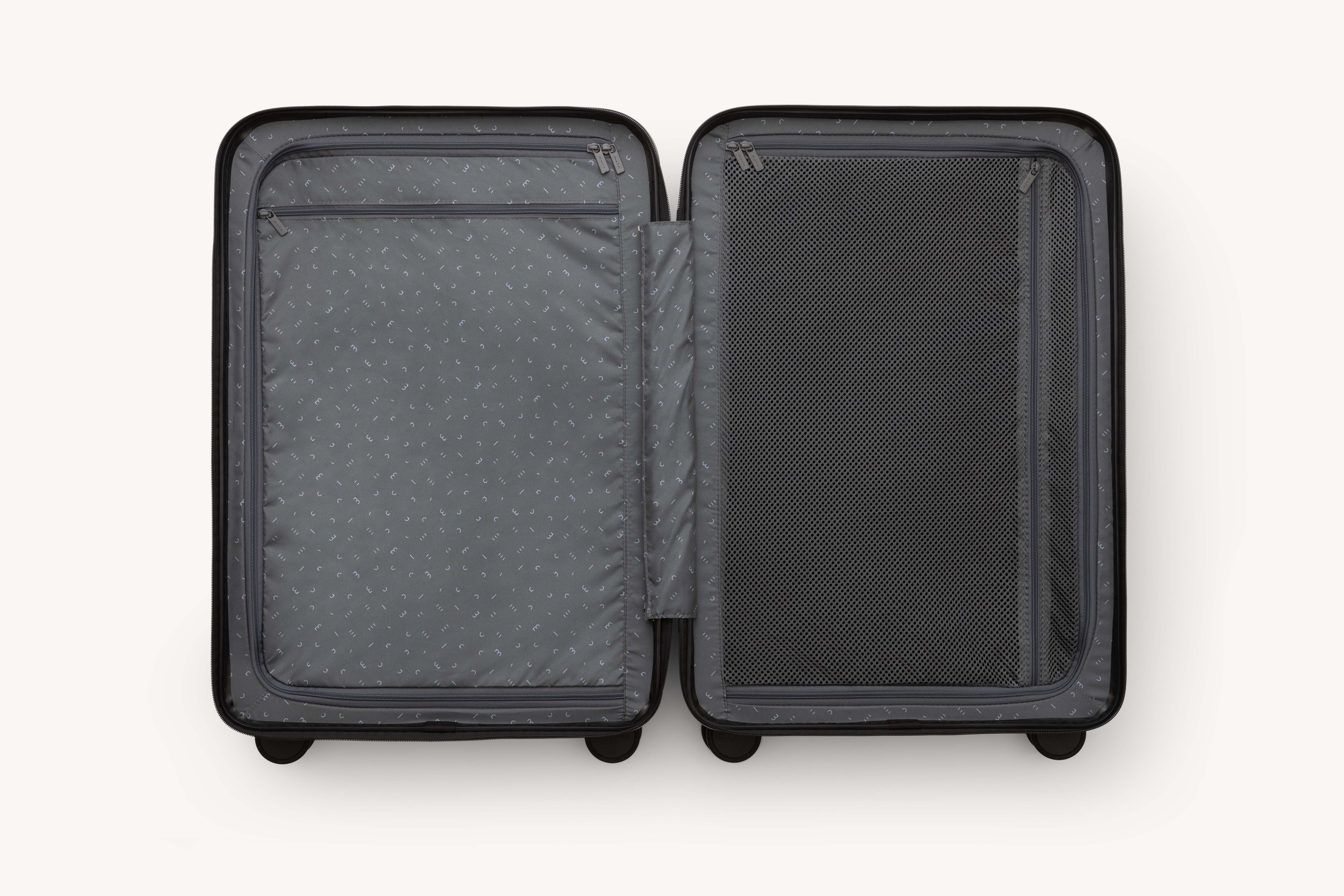 Moln Medium 68L Suitcase, Obsidian
