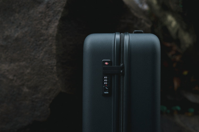 Moln Carry-on 33L Suitcase with PC Pocket, Obsidian