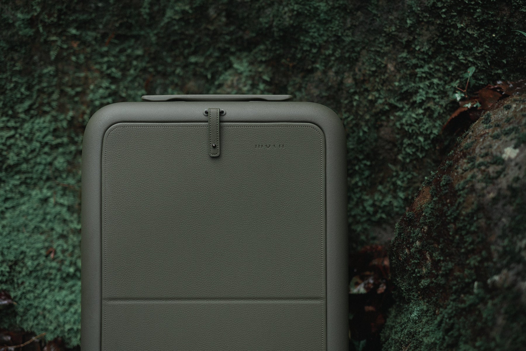 Moln Carry-on 33L Suitcase with PC Pocket, Moss