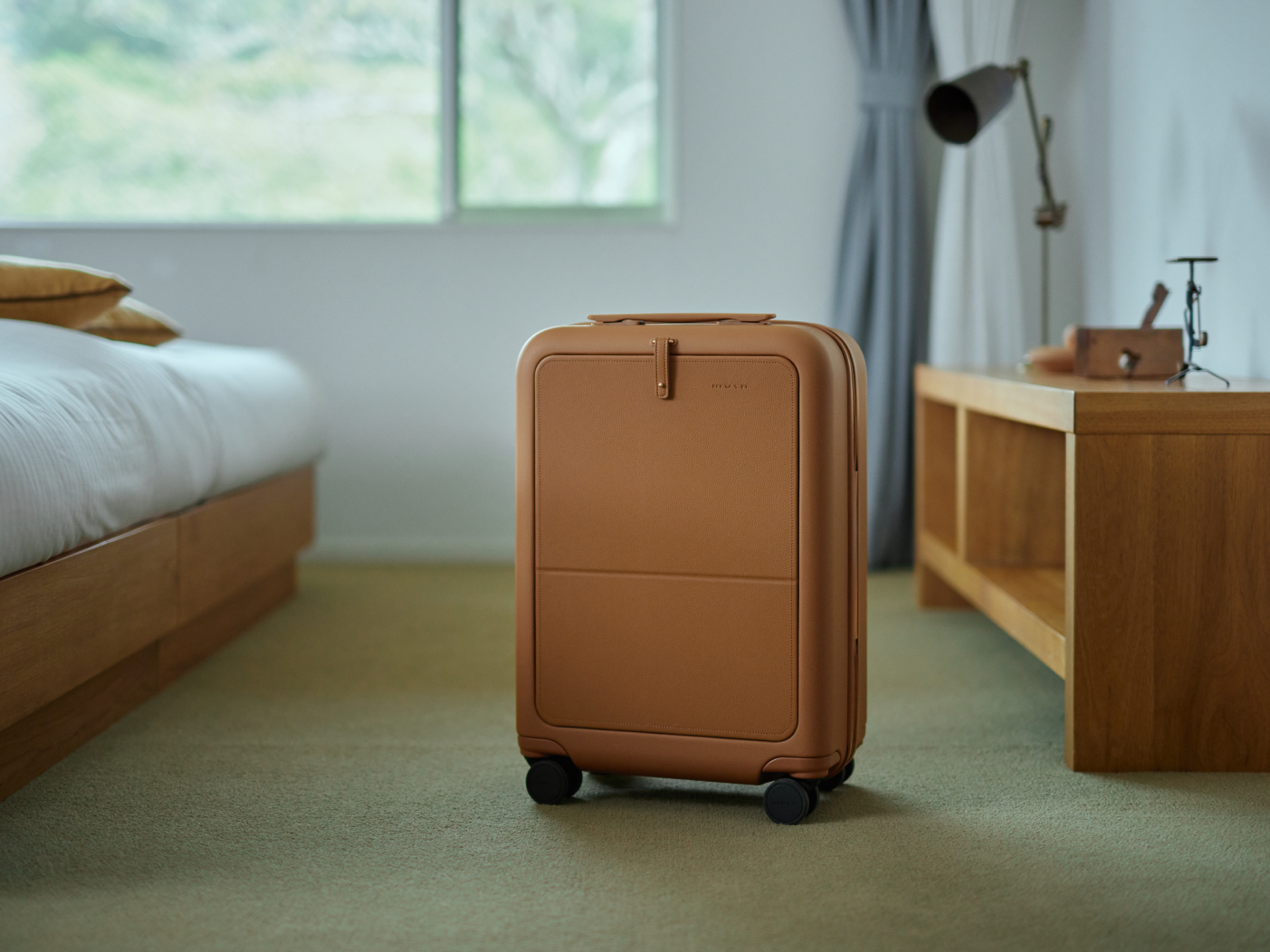 Moln Carry-on 33L Suitcase with PC Pocket, Umber