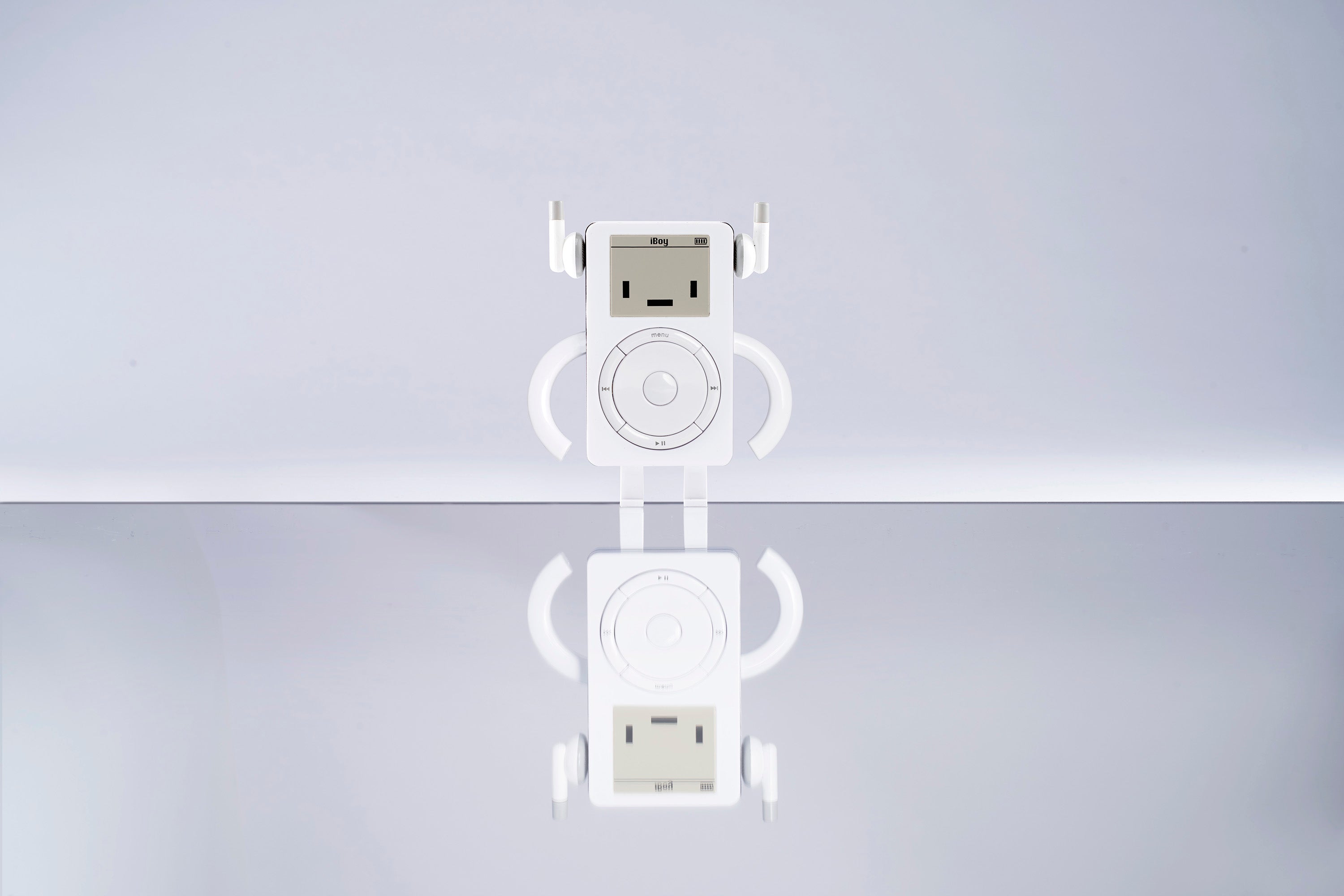 iBoy | Classicbot - Wake Concept Store 