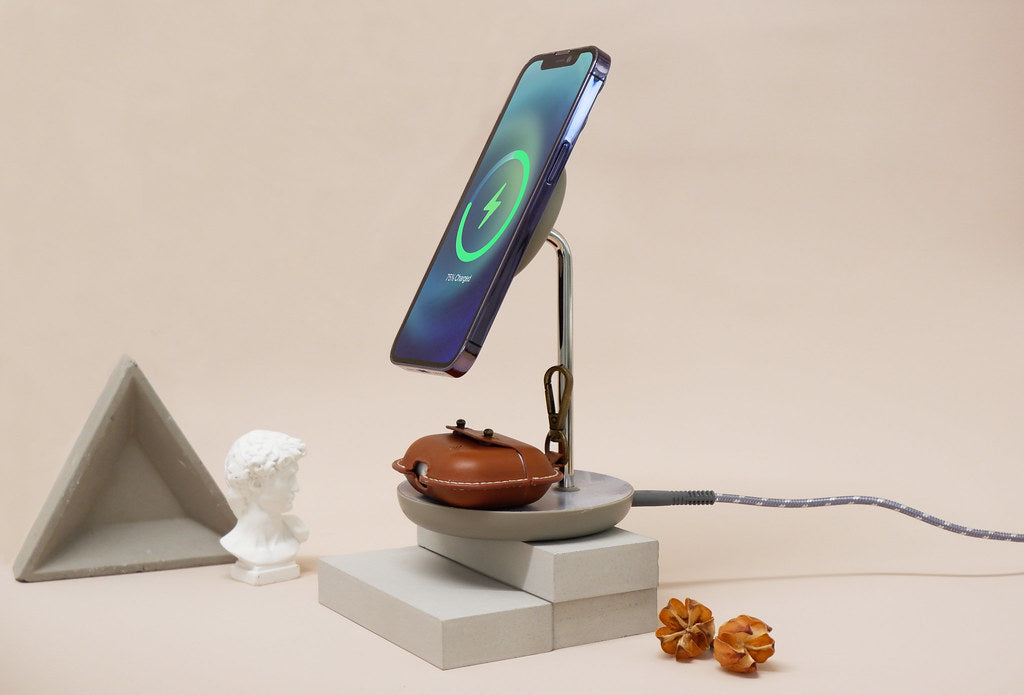 MOTIF 2-in-1 Wireless Charging Stand | Monocozzi - Wake Concept Store  