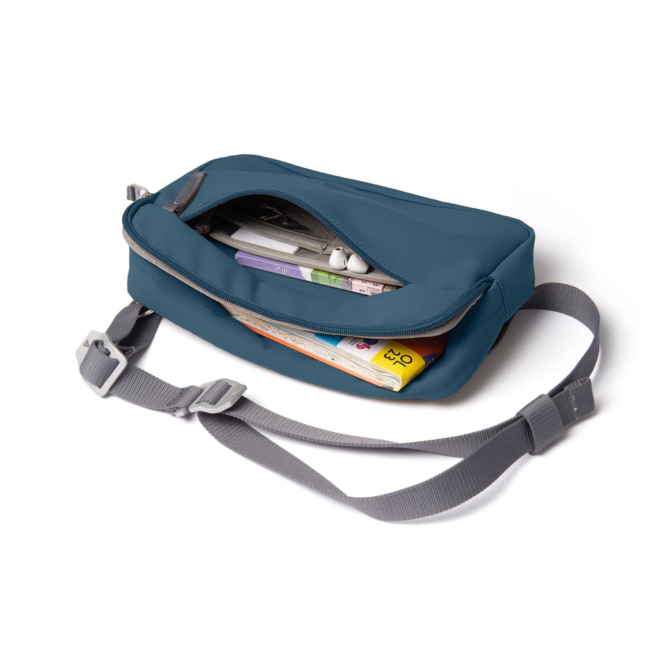 Arc Utility Crossbody Pack 4L | Utility Archive - Wake Concept Store  
