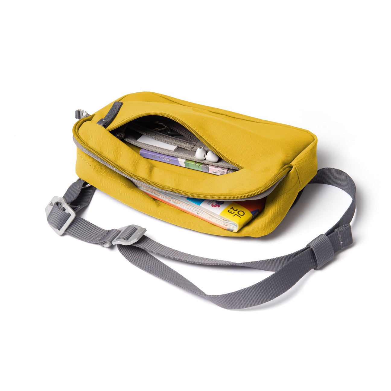 Arc Utility Crossbody Pack 4L | Utility Archive - Wake Concept Store  