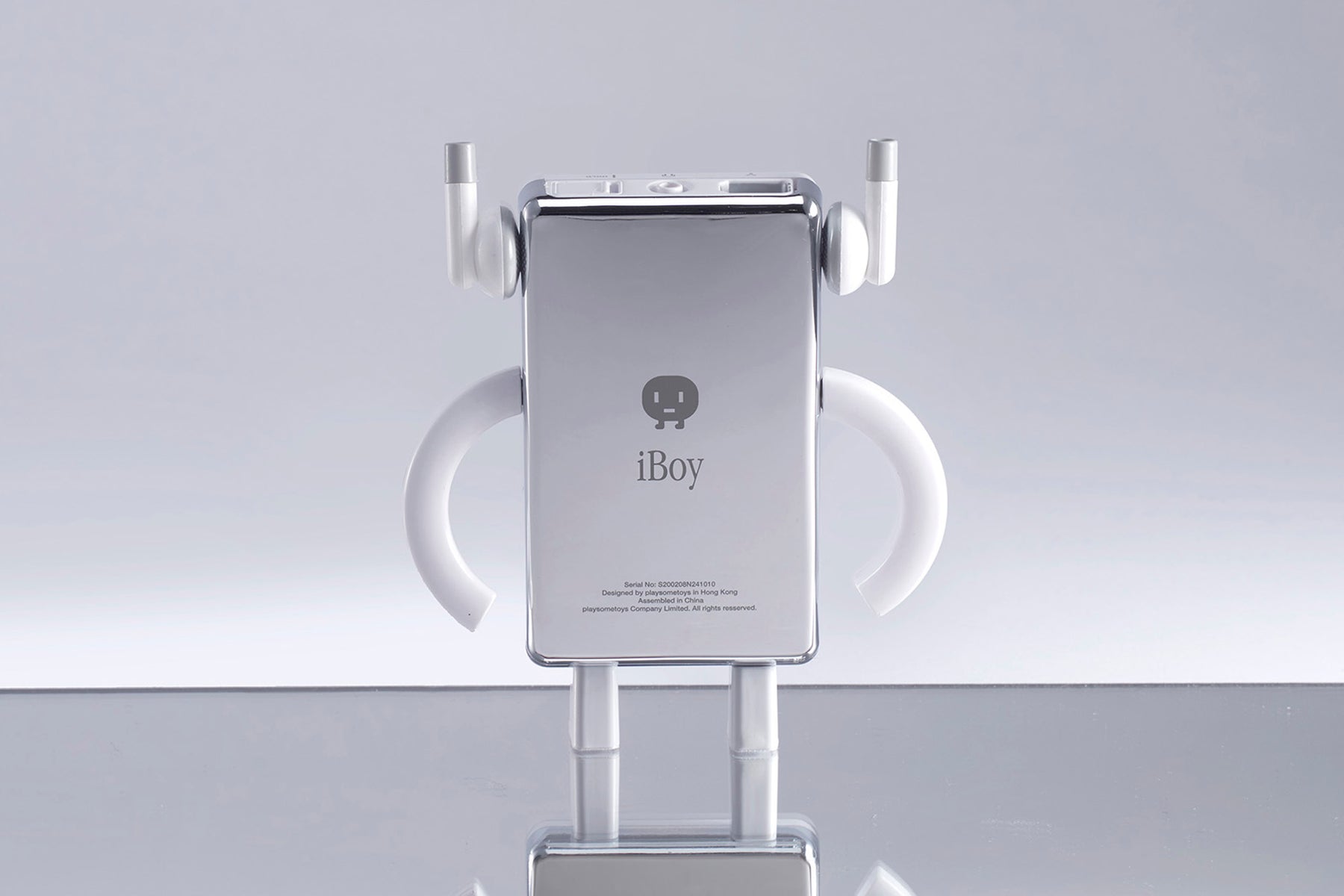 iBoy | Classicbot - Wake Concept Store 