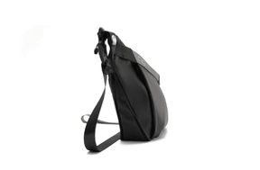 NIID FINO IV Ultra-Slim Hybrid Sling Pack | NIID - Wake Concept Store  